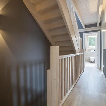 Luderna - Triplex Amitges アパート *