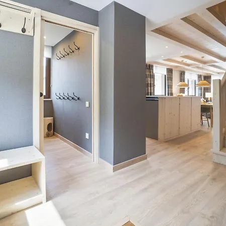 Luderna - Triplex Amitges アパート